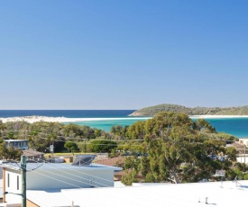 Whale Tales' 78 Lentara Street - FANTASTIC WATER VIEWS OVER FINGAL BEACH