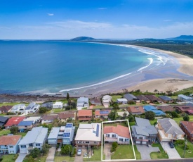 KITESURFER Gerroa 4pm checkout on Sundays