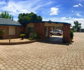 Orana Windmill Motel