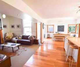 Best Location in Hobart! Luxury 4 bedroom with stunning views