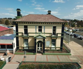 The Bank Guesthouse Glen Innes