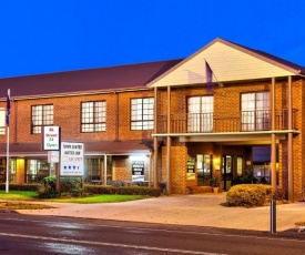 Holbrook Town Centre Motor Inn