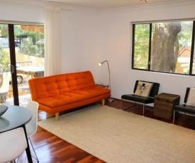 Spacious Lane Cove Apt Just 20 Min To CBD