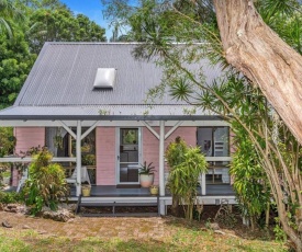 The Pink House - pet friendly is located in Bangalow