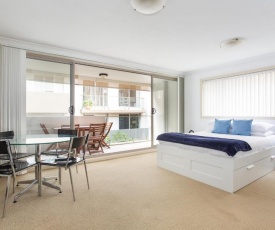 Balcony Studio in Heart of Manly Dining and Shopping