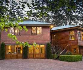 Treetops - elegant, inviting, designer, cedar home