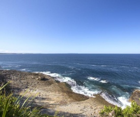 Stunning Clifftop Location - 213 Mitchell Pde