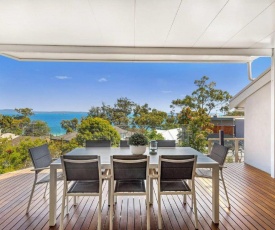 'Nunkeri', 5 Kerrie Close - Stunning House with Fabulous Views, Linen, WIFI & Air Conditioning