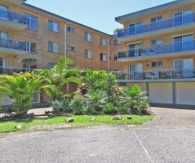 10 'Parkview', 11-13 Catalina Close - peaceful park views