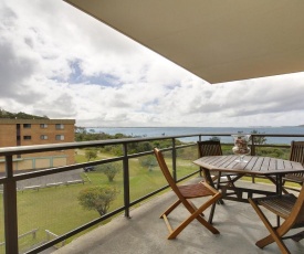 11 'Promenade' 8 Intrepid Close - air conditioned unit with beautiful water views