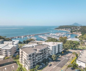 15 Dolphin Cove, 2 - 6 Government Rd - Stunning Penthouse with views, lift & Ducted Air Conditioning