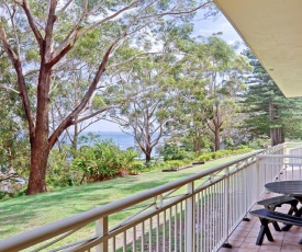 2 'Fiddlers Green' 62 Magnus Street - ground floor unit walking distance to Nelson Bay