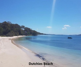 27a Christmas Bush Avenue - wifi, aircon, close to Dutchies Beach