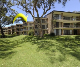 33 'Bay Parklands', 2 Gowrie Avenue - Air conditioning, Foxtel, Pool, Tennis Court, Spa