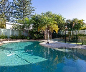 33 Gloucester St -huge holiday house in Nelson Bay with pool and stunning water views