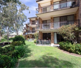 57 'BAY PARKLANDS', 2 GOWRIE AVE - GROUND FLOOR UNIT WITH POOL, TENNIS COURT & AIRCON