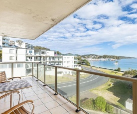 9 'Blue Vista', 13 Victoria Parade - Studio with stunning views