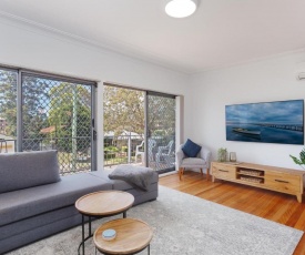 The Norburn', 3 Norburn Avenue - aircon, boat parking, close to water & clubs