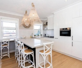 BONDI BREEZE-hosted by:L'Abode Accommodation