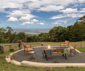 Captain's Lookout - elevated ocean views, rural stay