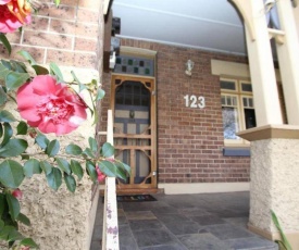 123 Hill St, Heart of Orange, Double Brick