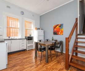 Five Ways CBD Apartment - Spacious, Wifi, Free Parking