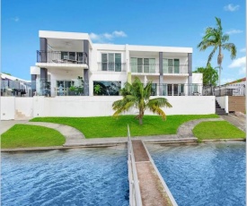 Sirius waterfront - plunge pool, shared jetty