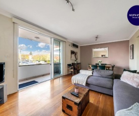 STYLISH APARTMENT // PERFECT LOCATION // RANDWICK