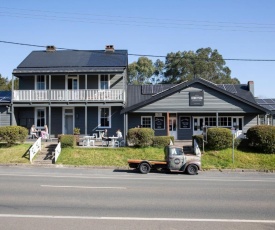 Robertson Public House and Kitchen