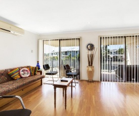 Townhouse in the heart of Port Stephens