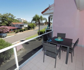 4 'Frangipani' 30 Leonard Avenue - spacious townhouse