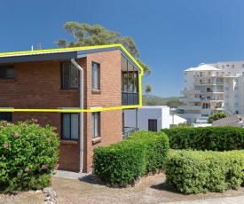 6 'Bahia', 47 Ronald Avenue - fantastic location with filtered water views