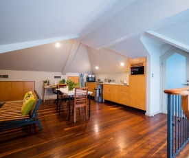 Quiet Private Studio In Strathfield with Kitchenette and Private Bathroom 3min to Station sleeps 6