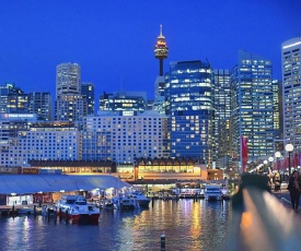 2-Bed Darling Harbour Haven near King St Wharf