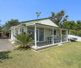 Toukley Lakefront House,Toukley