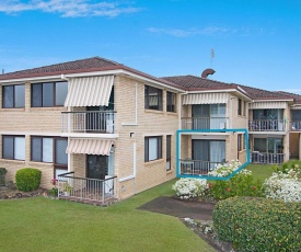 2/8 Banks Avenue - Easy walk to Tweed Heads Bowls club