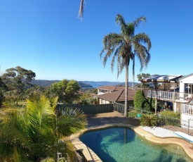 Central Coast Getaway 4B Family Holiday Home