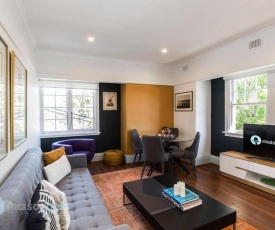 2 Bdrm Art Deco Apt, Stroll To Bondi Junction