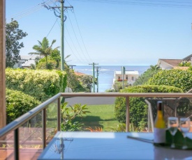 Doncaster - Yamba Main beach and sea pool