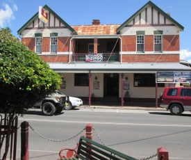 Maclean Hotel